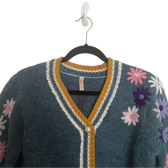 Raga Blue Multicolor Floral Embroidered Cardigan NWT Small - Picture 3 of 12